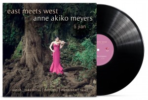 AV2796 Packshot LP crop