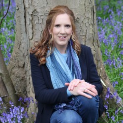 Sarah Beth Briggs (piano)