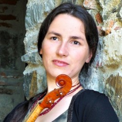 Sara Deborah Struntz | violin