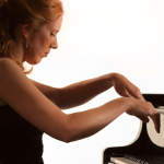 Sarah Beth Briggs (piano)